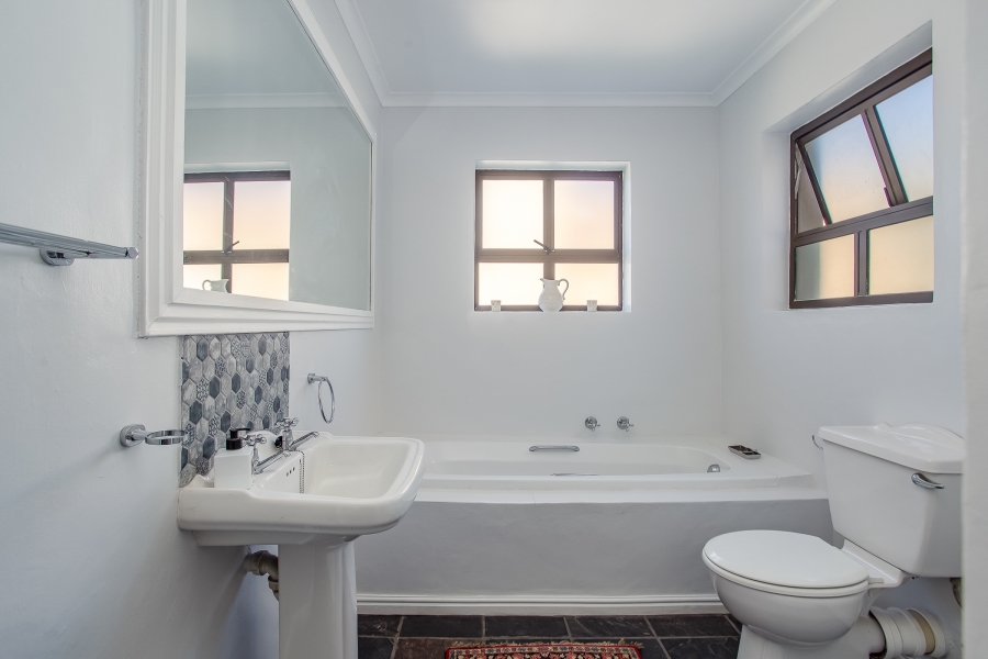 4 Bedroom Property for Sale in Boschenmeer Golf Country Estate Western Cape
